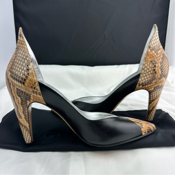 Givenchy Escarpin GV3 95 Pumps in Black - Picture 6 of 10